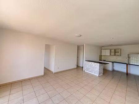 haut de villa t3 + terrasse + 2 places de parking
