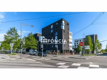 vendu loue - avenue racine – studio avec balcon dans copropriété 2017. loué 4 128 €/an hc 