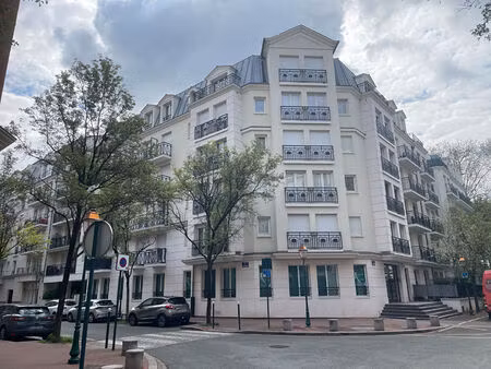 location bureaux  148.00m²  saint