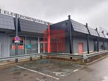 location commerce coignieres 78310 784m²