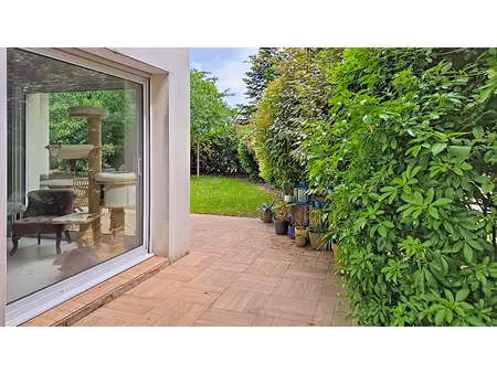 maison de 2003 avec cachet  5 chambres + bureau et grande mezzanine - jardin intime- doubl