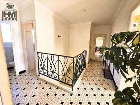 maison familiale avec piscine et dépendance sur beau terrain