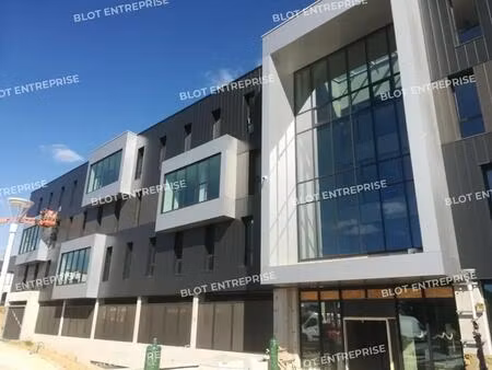 vente bureaux 1 745 m²