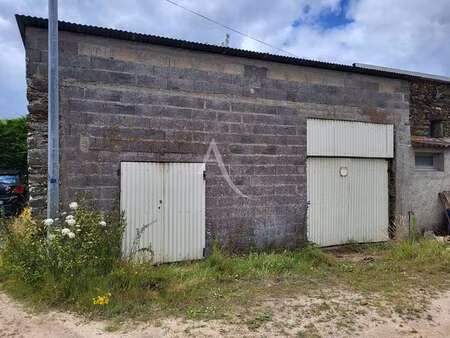 vente garage et parking à apremont (85220) : à vendre / 45m² apremont