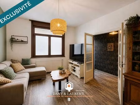jolie maison famillialle entièrement rénové avec un trés beau jardin