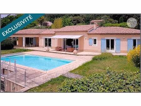 villa de 170m² sur 2284m² de terrain avec piscine