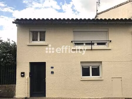 vente immeuble à saujon (17600) : à vendre / 109m² saujon