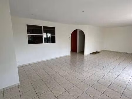 location maison aux sables-d'olonne (85100) : à louer / 90m² les sables-d'olonne