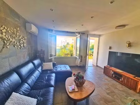 bas de villa t2 avec jardin- a deux pas des plages
