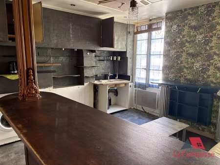 castellane/ cours gouffé: t2 34 m2 à rénover