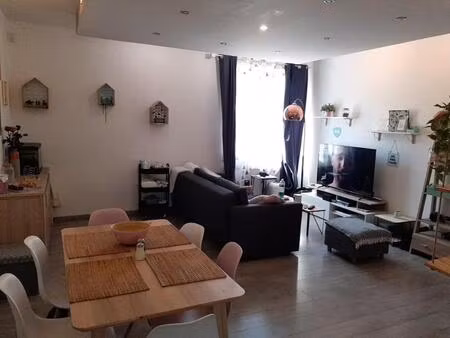 appartement t3 dans maison de village. marsillargues. 34590