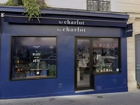 location commerce paris 75018 32m²