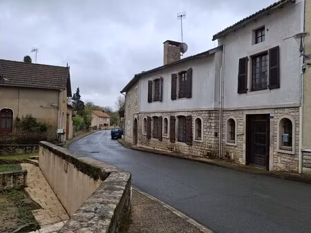 une histoire en deux temps- une propriété spacieuse offrant la possibilité d'accueillir pl