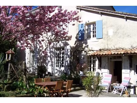 maison de charme de 3 chambres et 2 gîtes en périgord vert.
