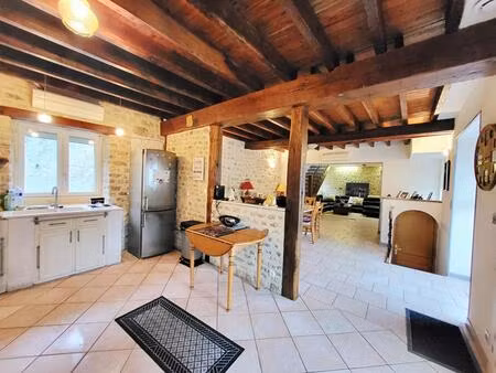 maison en pierre 4 chambres  avec dépendances