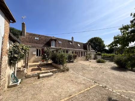 maison de campagne avec 4.4ha prairie et bois !