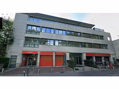 location bureaux 136 m²