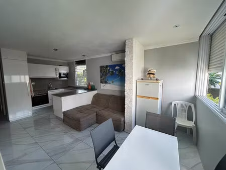 vente appartement 2 pièces  les trois