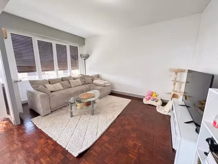 appartement t3 avec balcon entre le chu et le centre-ville 