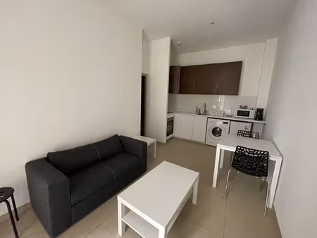 location appartement 2 pièces 26m² nimes 30000