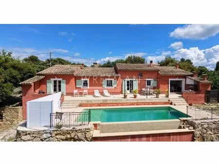 villa avec vue panoramique et piscine à débordement en position dominante - lorgues