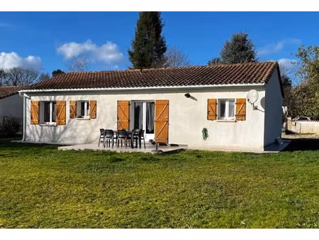 vente maison 4 pièces 81 m² à saint-front-de-pradoux (24400)  164 300 €