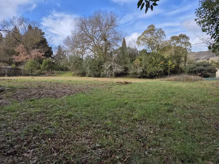 terrain constructible non viabilise a 5 kilometres de castel
