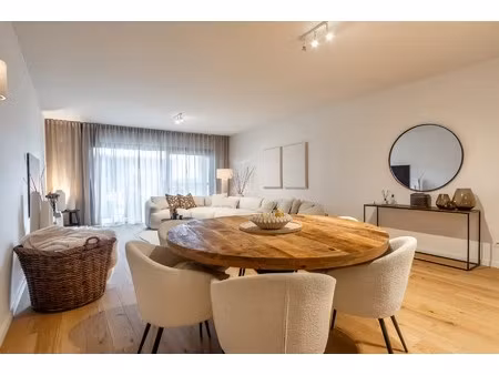 recent gelijkvloersappartement met 3 slaapkmrs & staanplaats