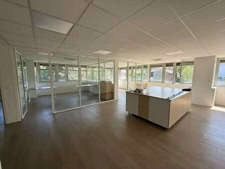 location bureaux 172 m²
