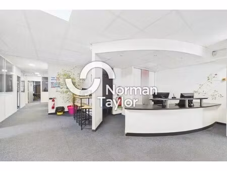 location bureaux 221 m²