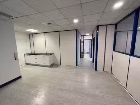 location bureaux puget-sur-argens 83480 106m²