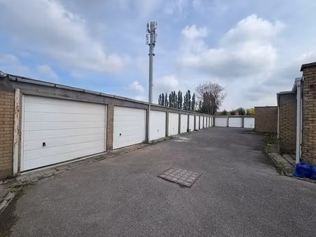 centraal gelegen  gemetste garage in garagecomplex (er zijn er nog 6 beschikbaar en worden
