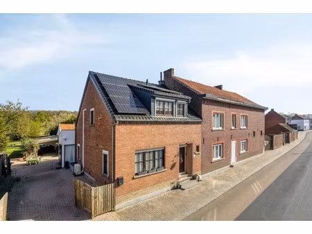 woning met ruime tuin & atelierruimte in boutersem