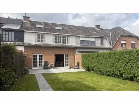 comfortabele 4-slaapkamerwoning met garage en tuin te koop in assebroek brugge