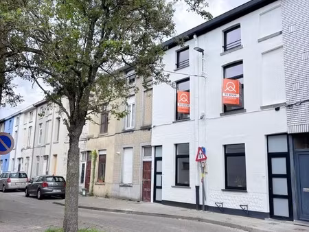lichtrijke gerenoveerde woning