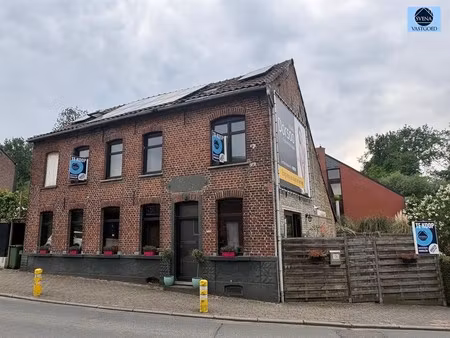 zeer leuke woning met 4 slaapkamers en tuintje