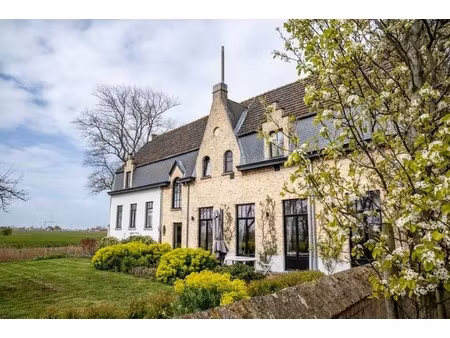 exclusieve historische herenhoeve 'groot noordhof' met 8 vergunde vakantielogies op toplig
