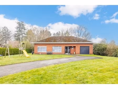 rustig gelegen te renoveren woning met 2 slp op mooi perceel