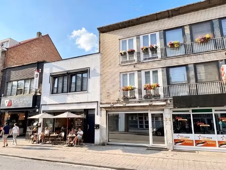totaal gerenoveerde (handels) woonst met duplexwoning