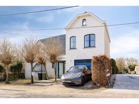aangename gerenoveerde villa op ruim perceel