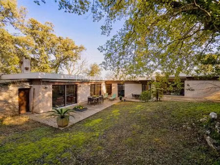 exclusivité villa d’architecte de 260 m² sur parcelle de 1 720 m² – cadre exceptionnel