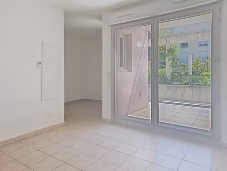 location appartement 1 pièce 23m² vence 06140