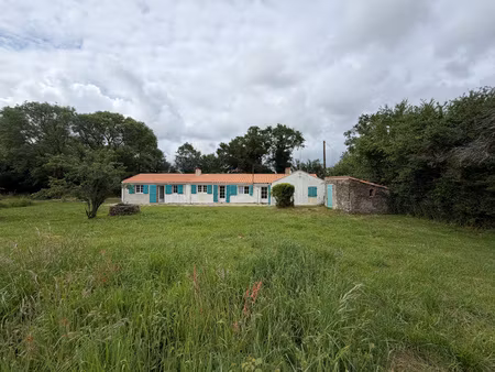 challans proche - maison 3 chambres avec garage et dependances