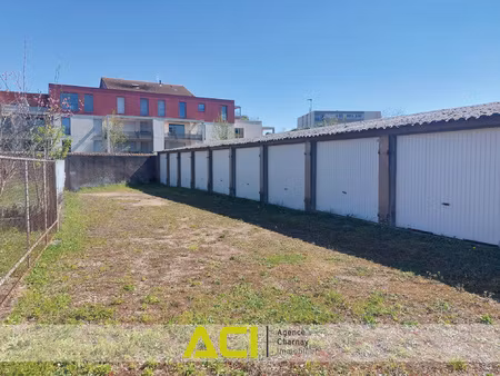 location parking macon 71000