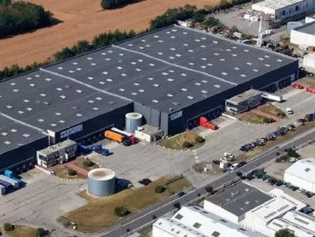 location entrepôt genas 69740 4535m² à 21112m²