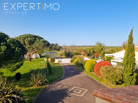 villa - dpe: b -7 pièces + studio 200 m²– vue marais – piscine – terrain 1455 m²