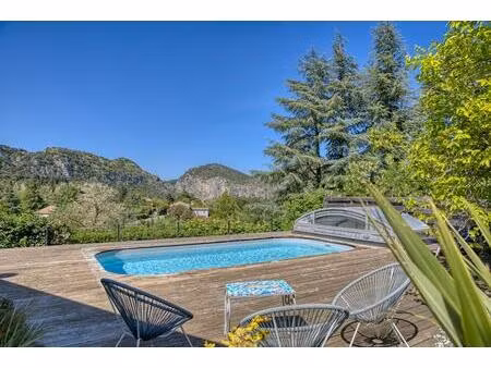 superbe villa de plain pied avec piscine et mazet indépendant sur les hauteurs avec vue ex