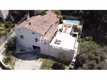 villa de 175 m² avec piscine sur une parcelle de 1586 m² à château-gombert