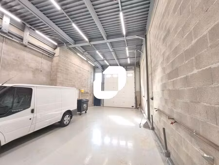 location bureaux 987 m²