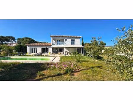 villa contemporaine 150m²   piscine - cadre d'exception à la motte (83920)
